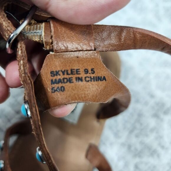 Steve Madden Leather Skylee Turquoise Studded Strappy Sandals Size 9.5 - Picture 3 of 6